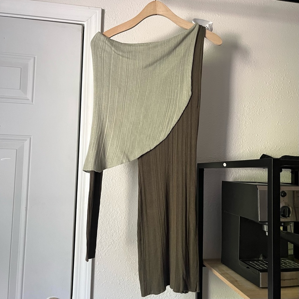 NWT AYA MUSE olive army green rib knit stretchy long sleeve one shoulder layered